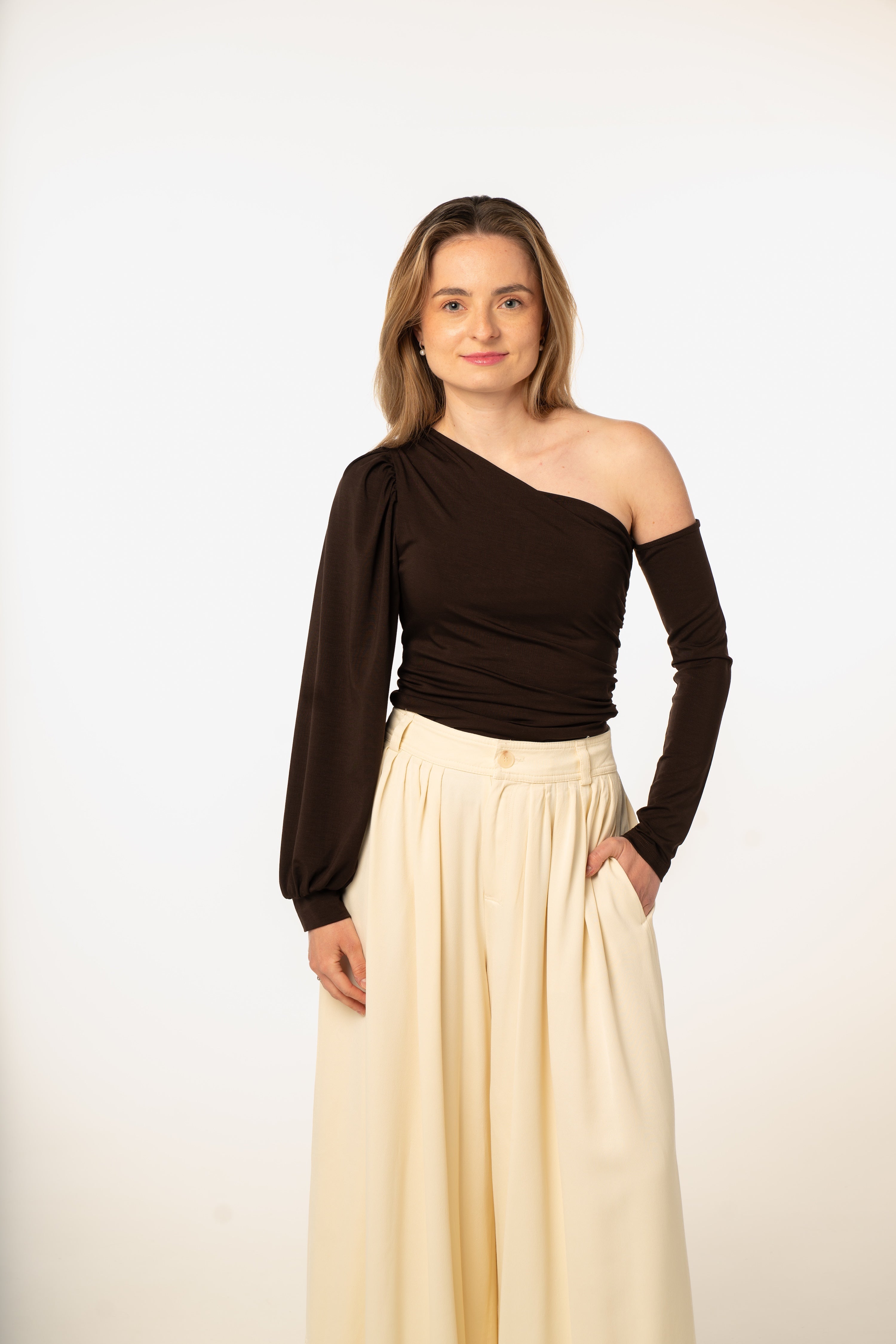 Bluzka na jedno ramie Alma